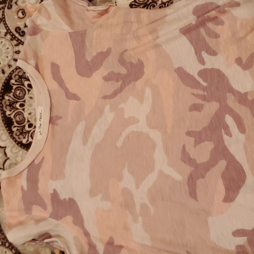 047 We the free Camo top
